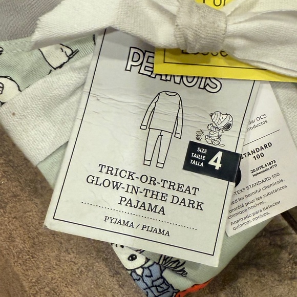 Peanuts Snoopy Trick-or-Treat Glow-in-the-Dark Tight Fit Pajama Set - PBK - Picture 5 of 7
